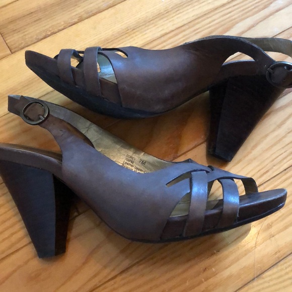 Naturalizer leather shoes size 7 - Picture 2 of 5